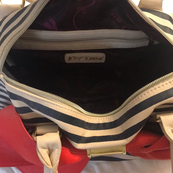 Betsy Johnson Shoulder Bag - Picture 3 of 6